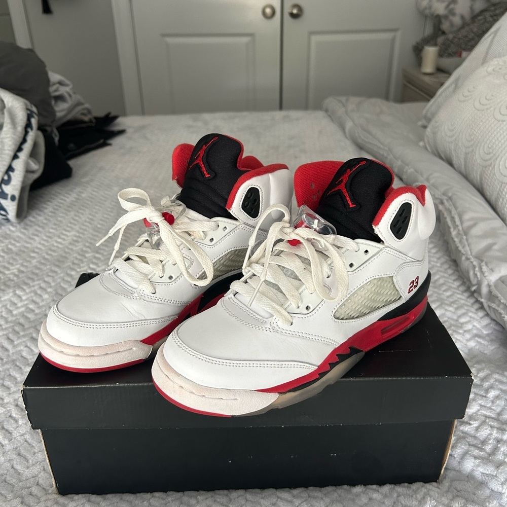 Jordan Retro 5 Fire Red Size 5.5 Youth